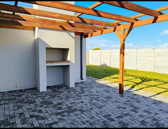 3 BEDROOM HOUSE FOR SALE IN PARADISE BEACH